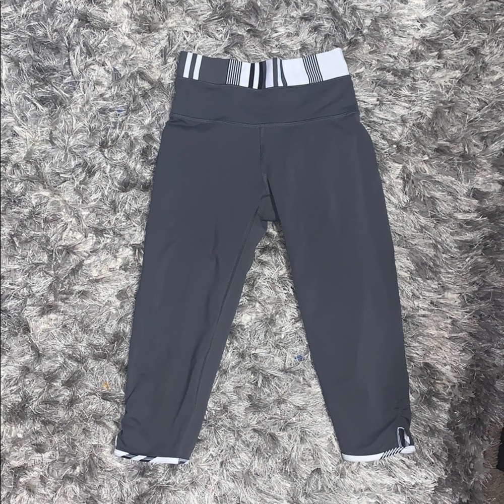 Girls lululemon Capri leggings